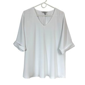Zozo White V-neck